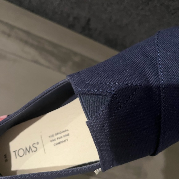 TOMS - Picture 6 of 11